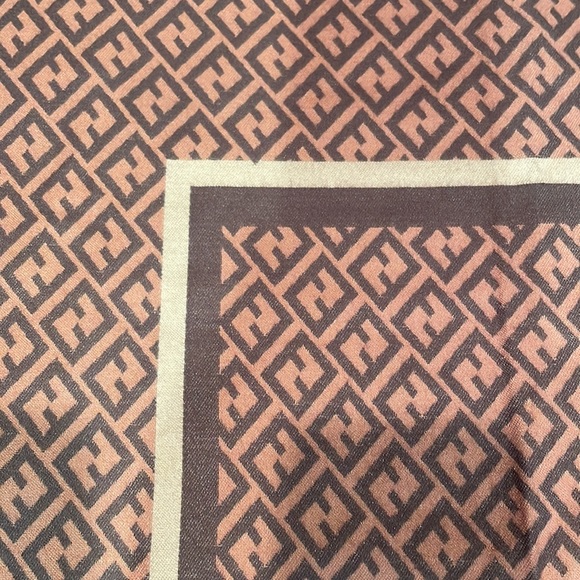 Ladies scarf - Picture 2 of 7